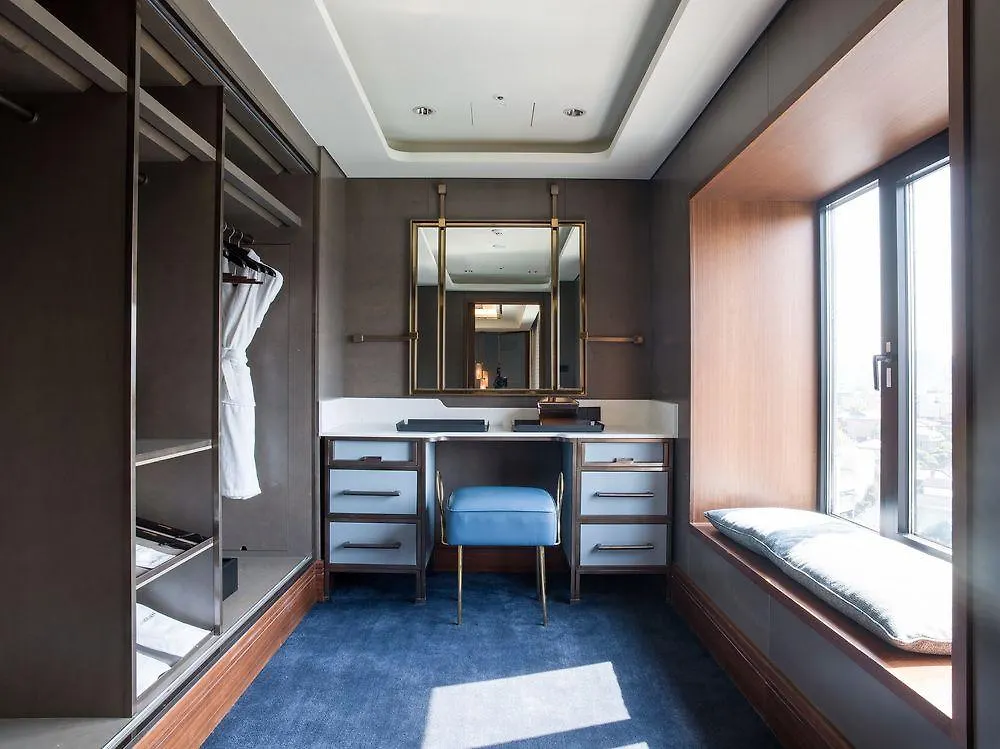 Le Meridien Seul 5*,