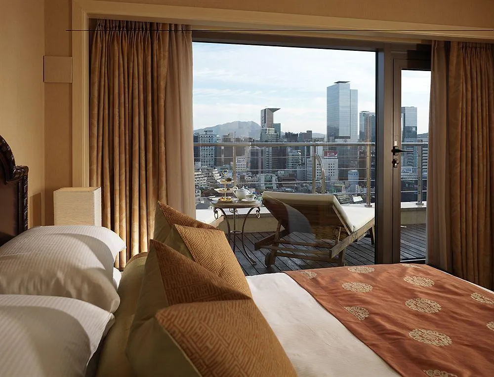 Le Meridien Seul 5*,
